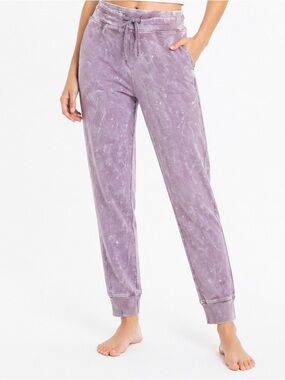 PINK Victoria’s Secret yoga pants with a mineral wash finish XL/extra large